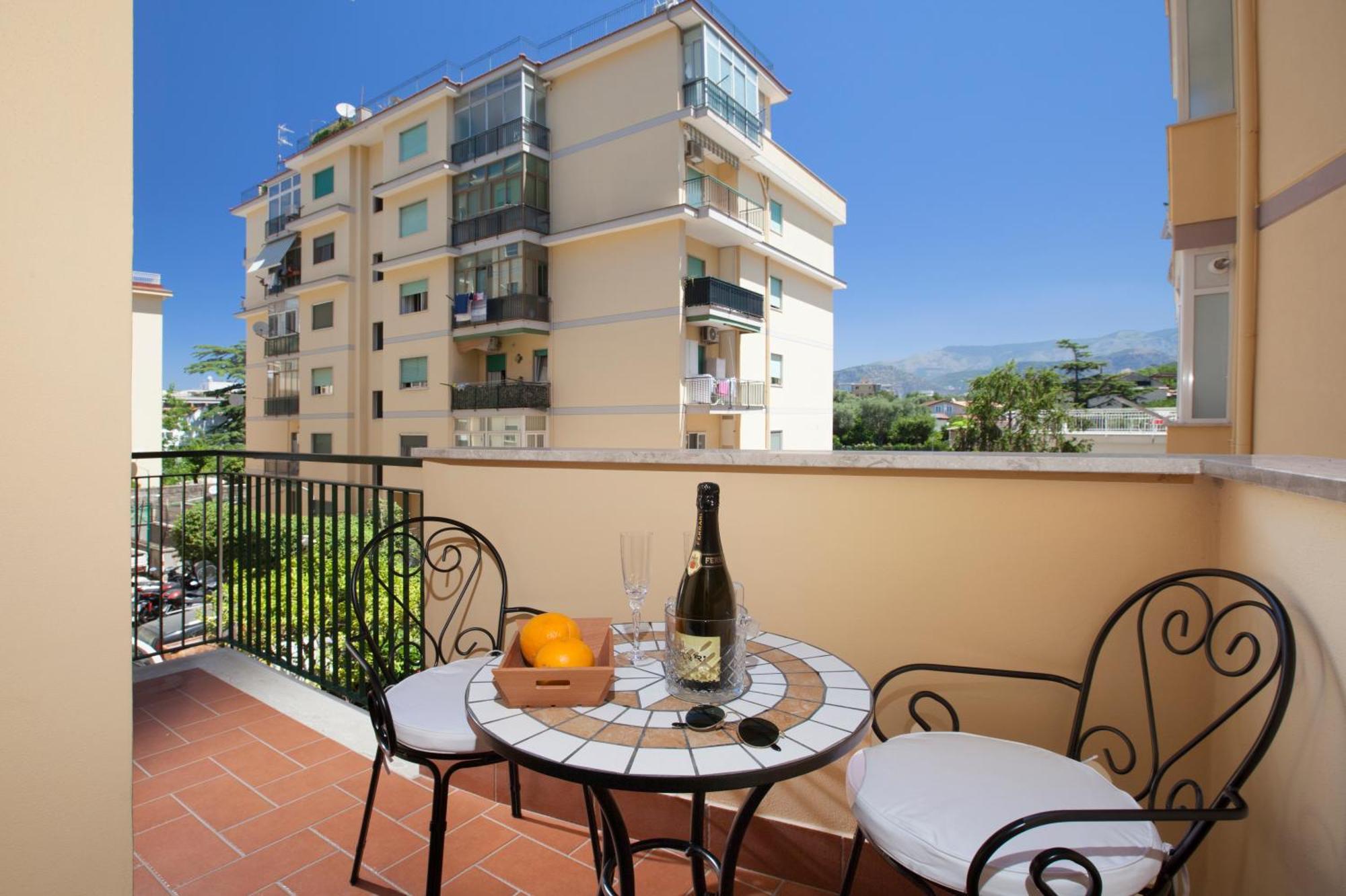 Bed and Breakfast Camalu Сорренто Екстер'єр фото